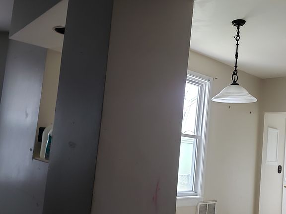 2nd image of 1903 Fairview Ave
