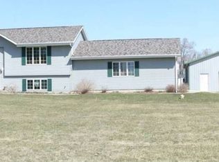 3952 W Cemetery Rd, Janesville, WI 53548