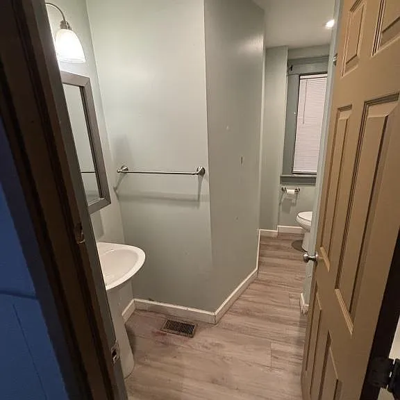 422 Brandon Ave #1 — Photo 4