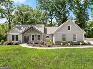 186 Towering Oaks Dr, Cleveland, GA 30528