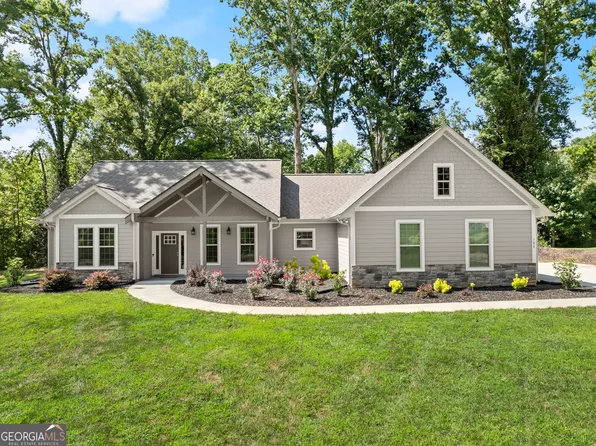 186 Towering Oaks Dr, Cleveland, GA 30528