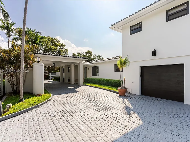 1600 Micanopy Ave #O — Photo 2