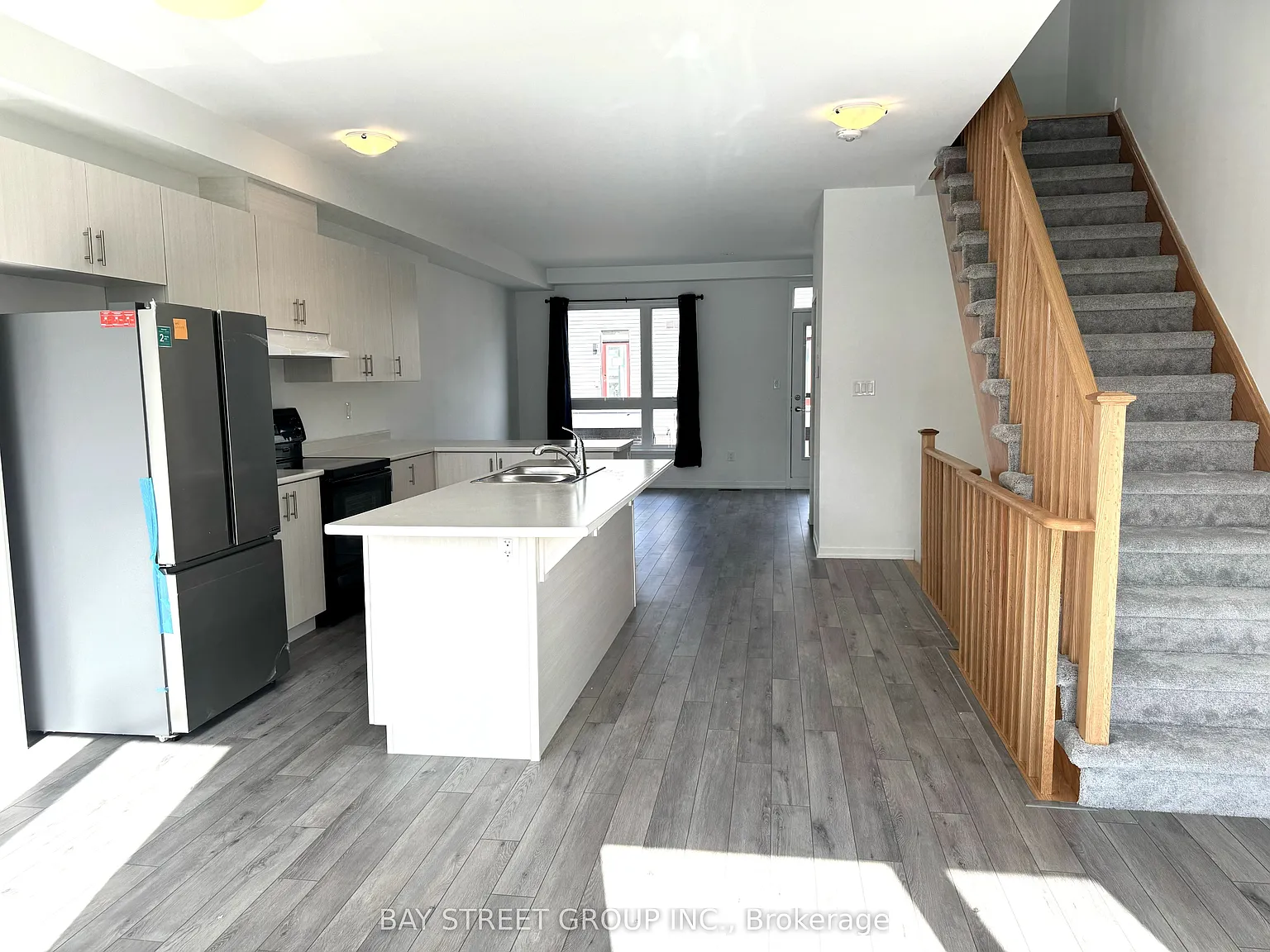 3 bed, $3,000 — Photo 3