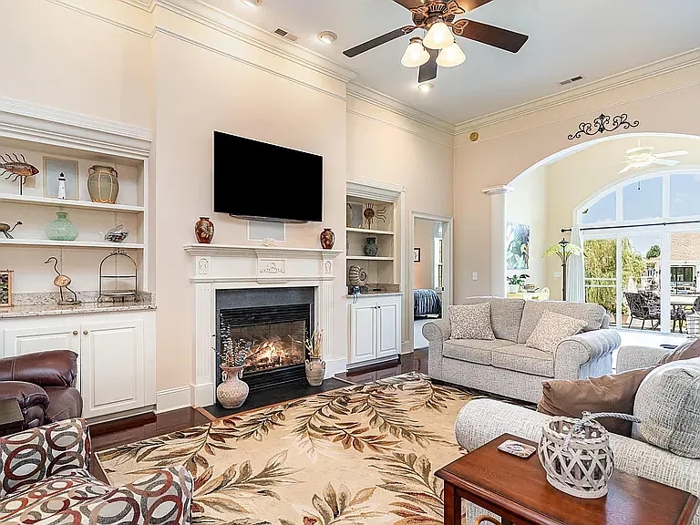 955 Shipmaster Ave — Photo 7