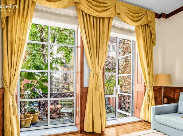 33 West 95th Street image 2 of 23