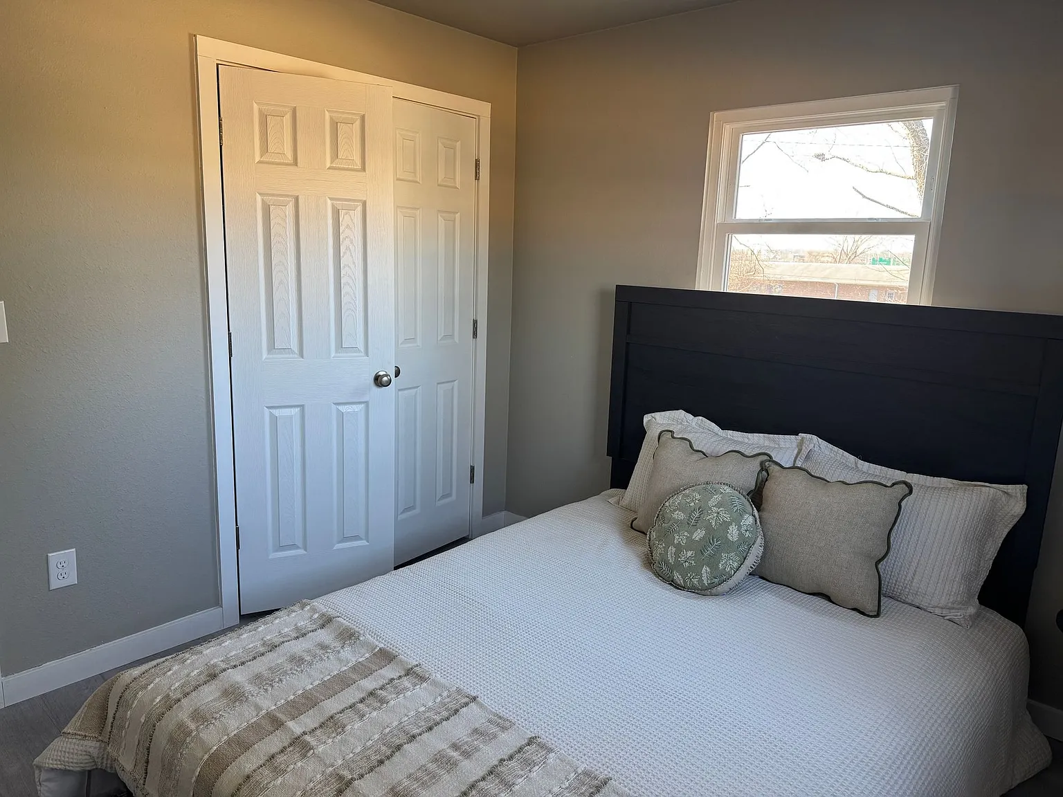 West End Apartments — Photo 2
