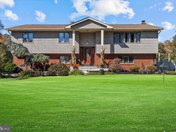 73 Sunnyside Rd, Howell, NJ 07731