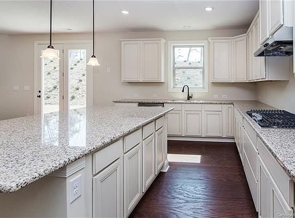 4th image of 129 Campanile Dr