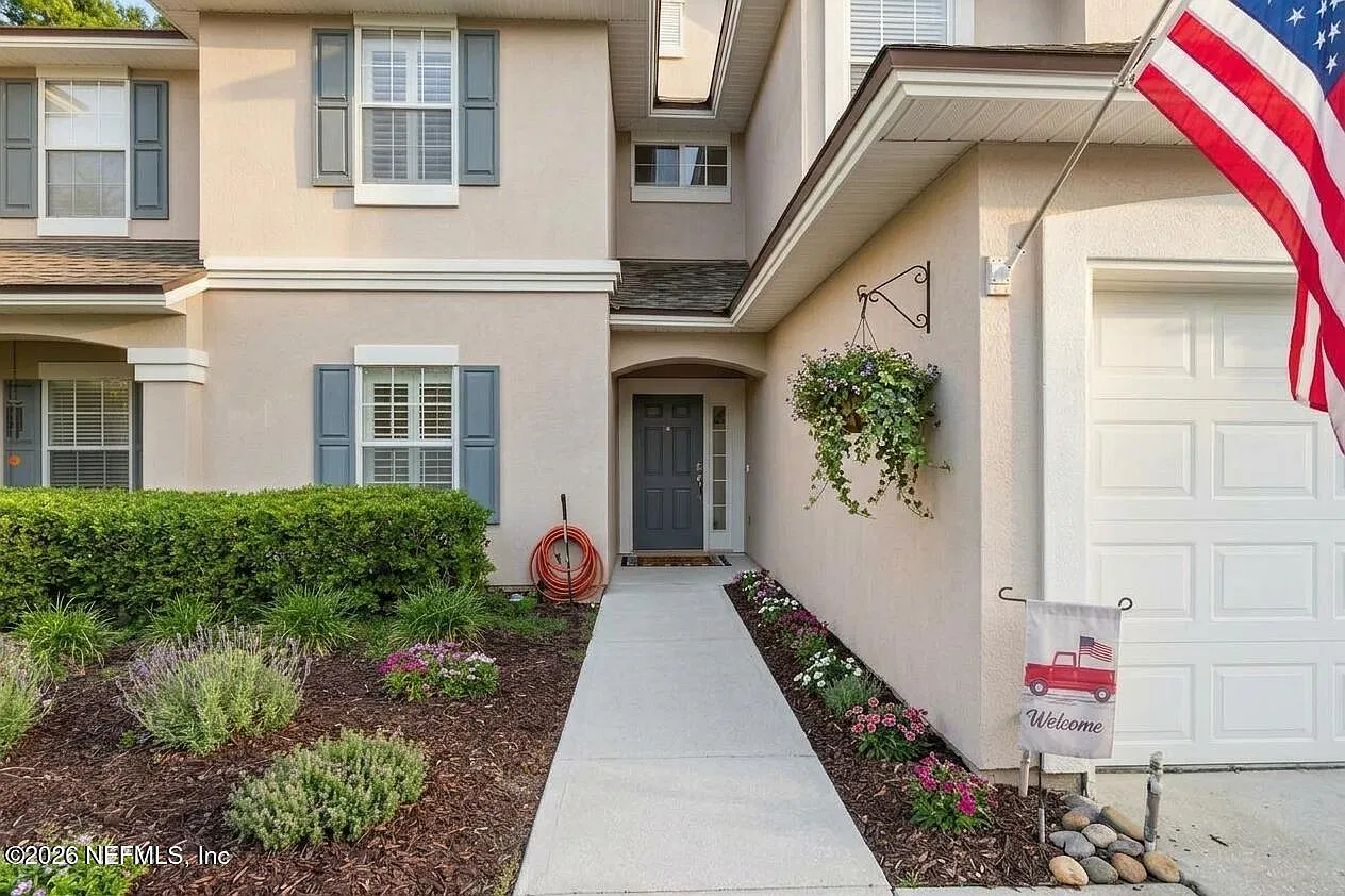 4 bed, 3.0 bath, 1894 sqft, $2,250 — Photo 1