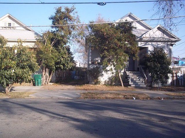 1st image of 324 N Sierra Nevada St