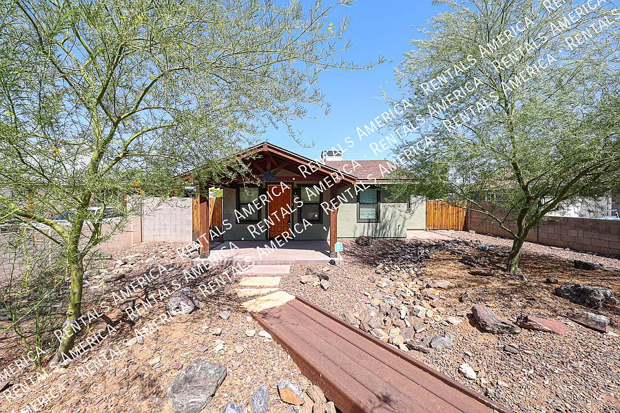 Historic Phoenix Bungalow | Fully Remodeled | No HOA | RV Gate — Photo 2