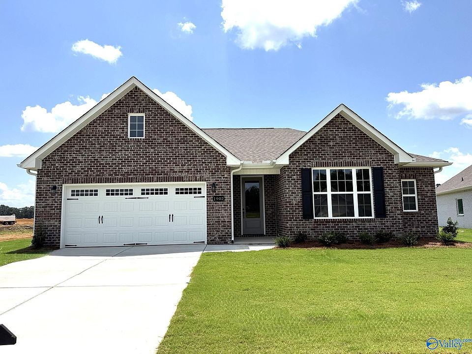 1st image of 1902 Laney Dr SE