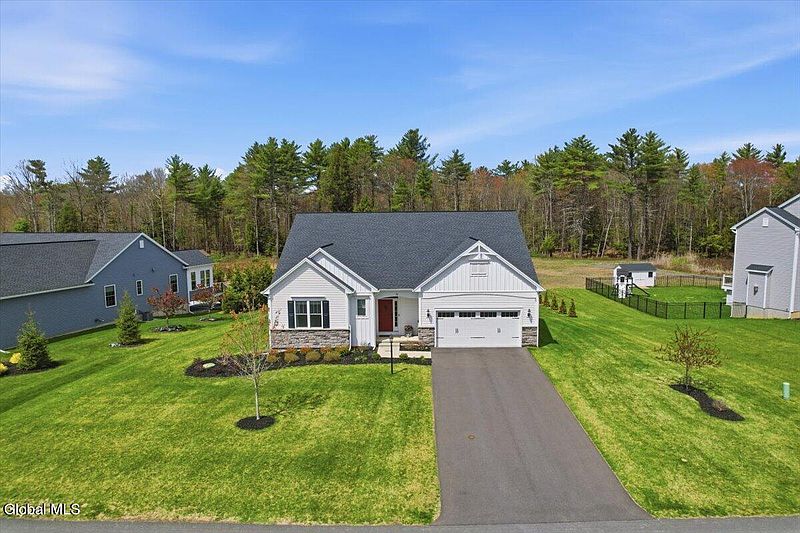 3rd image of 39 Berkeley Way