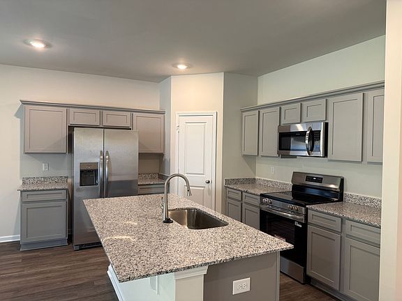 5th image of 317 S Lake Ct