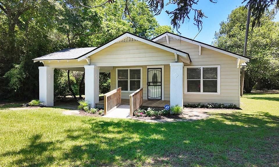 1st image of 1227 Tallokas St