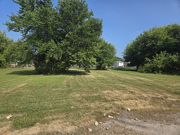5th image of 1213 Greenfield Ave