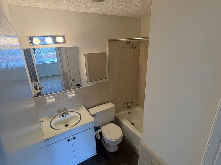 1019 S Church St #2A — Photo 2