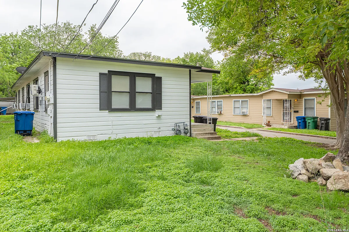 Building Photo - 146 Vassar Ln #1