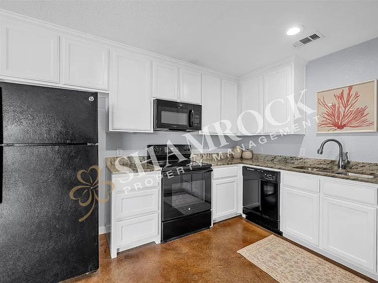 1107 Primrose Dr — Photo 14