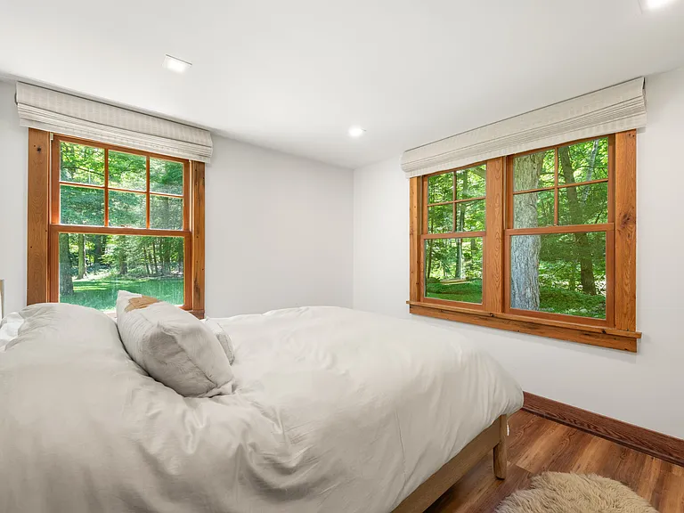 286 Lyons Plain Rd — Photo 15