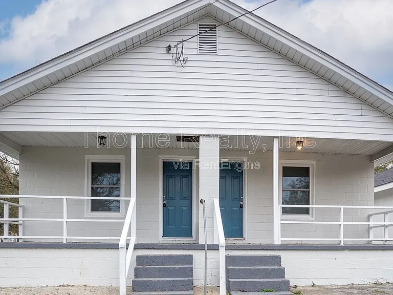1504 Coleman St SE #B — Photo 1