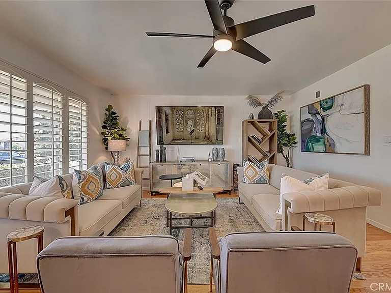 444 N Shattuck Pl — Photo 34