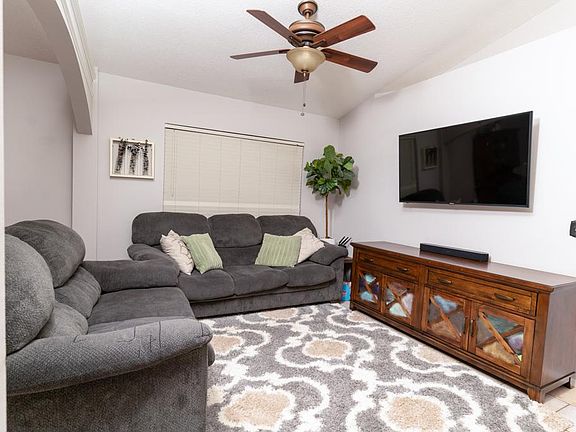 5th image of 10343 Winding Creek Ln