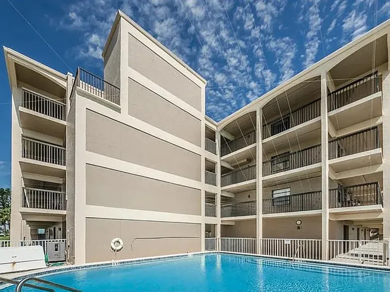12500 Capri Cir N #203 — Photo 16