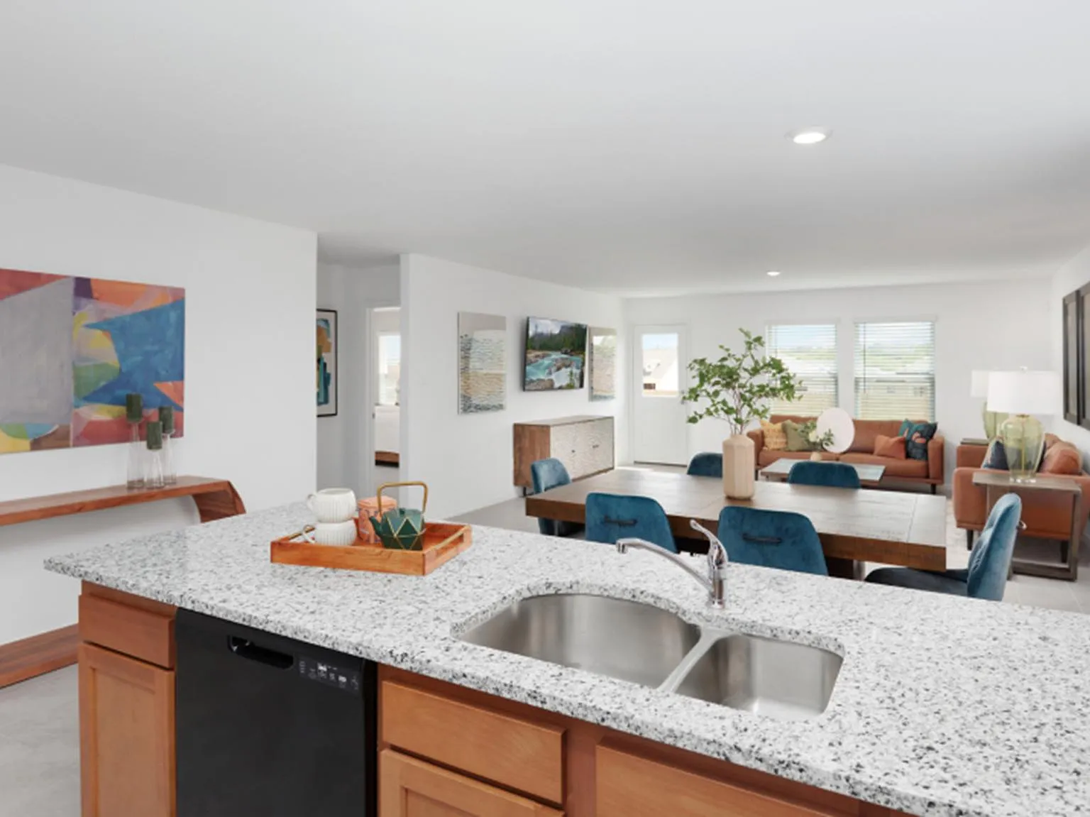 3 bed, 1474 sqft, $1,900 — Photo 4