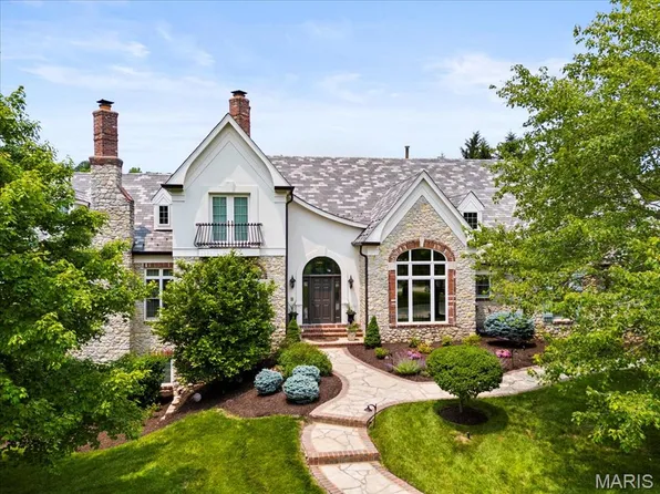 1270 Cedars Valley Rd, Saint Albans, MO 63073