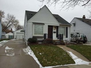 1104 10th St, Wyandotte, MI 48192