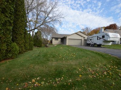 130 Birch Dr SW, Poplar Grove, IL, 61065