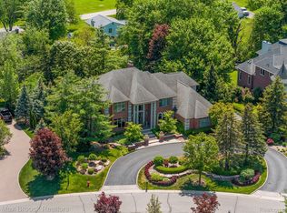 794 Palms Rd, Bloomfield Hills, MI 48304