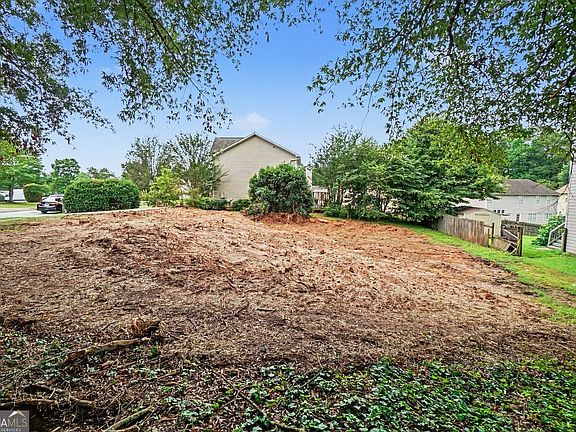 4th image of 1454 Chamirey Dr SW