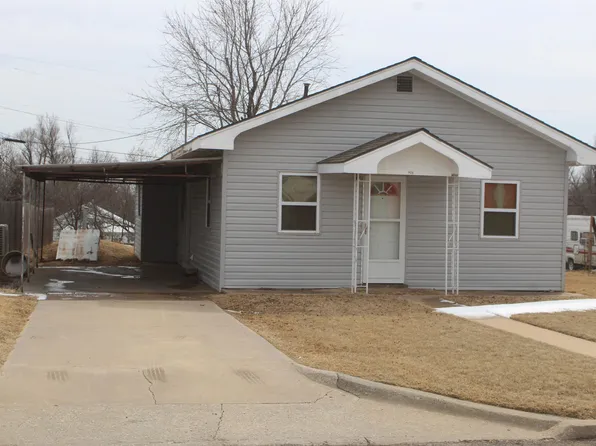 306 E 5th St, Vici, OK 73859