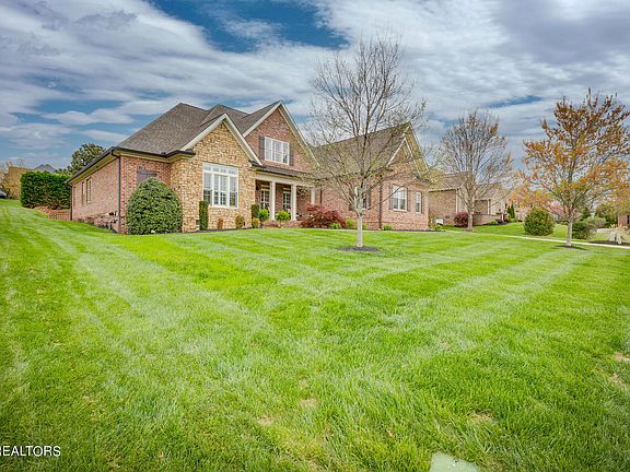 3rd image of 11907 Farmhouse Dr