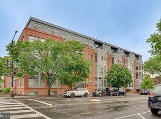 900 11th St SE UNIT 211, Washington, DC 20003