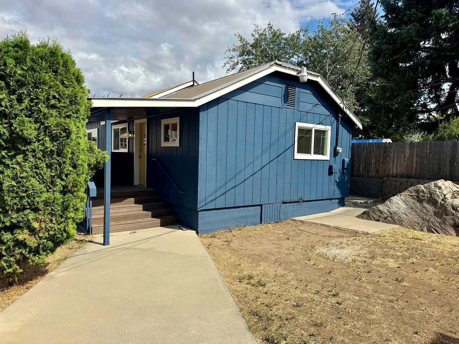 3 bed, 800 sqft, $2,000 — Photo 3