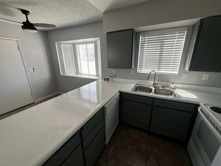 5662 E Lake Mead Blvd — Photo 15