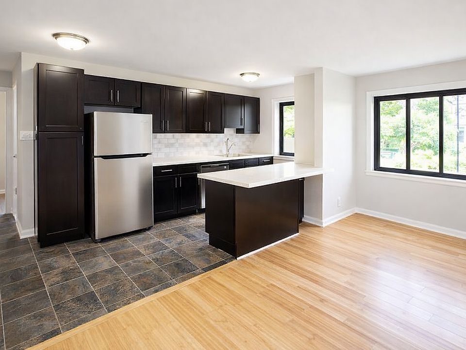 Hardwood 1 BR