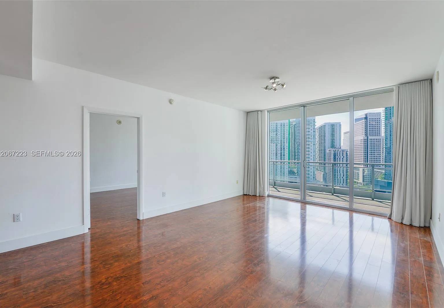 Ivy Condo — Photo 2