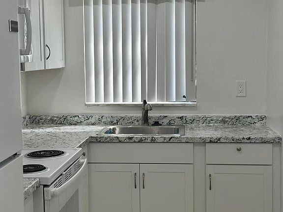 5th image of 50 SE 12th St