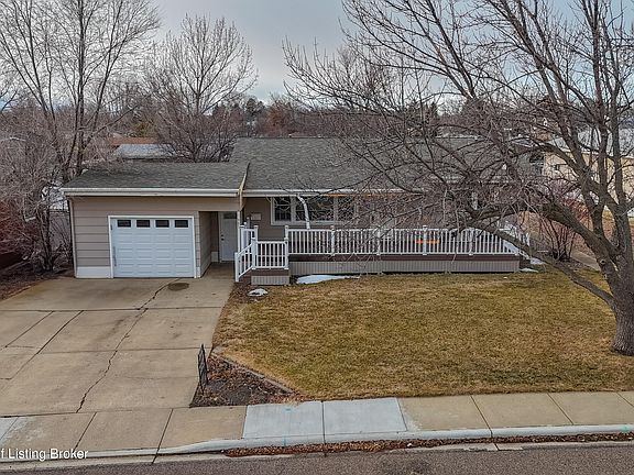 2nd image of 981 Cherry Ave