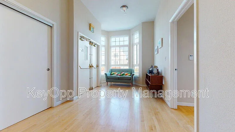 1 bed, 1.0 bath, 250 sqft, $1,750 — Photo 4