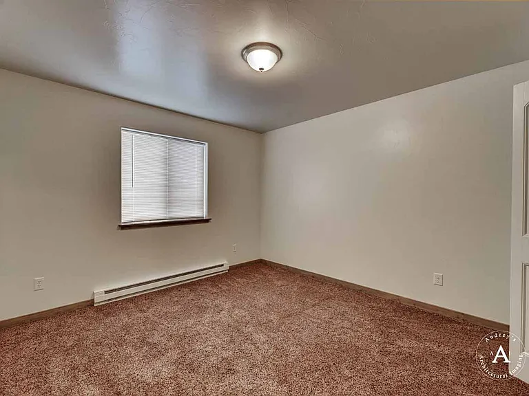 2074 Gold Ave — Photo 11