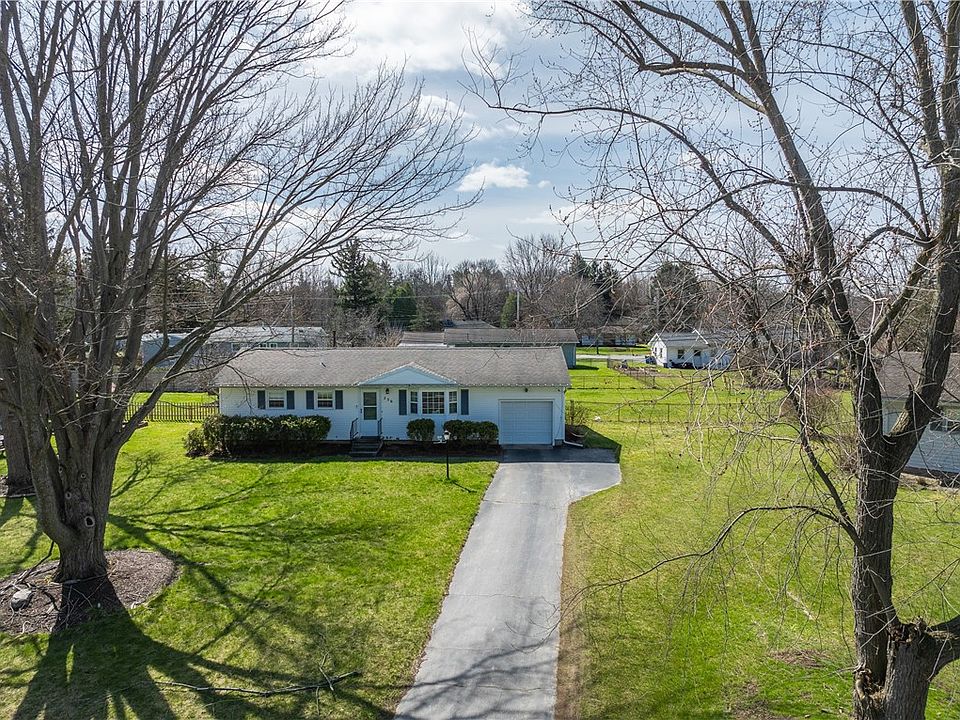 1st image of 236 Viscount Dr