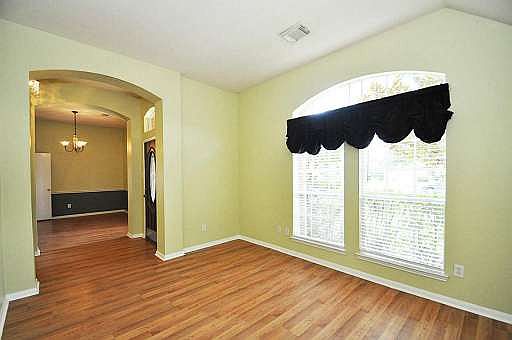 4th image of 2007 Stanford Park Ct