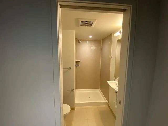 2523 Lawrence St — Photo 16