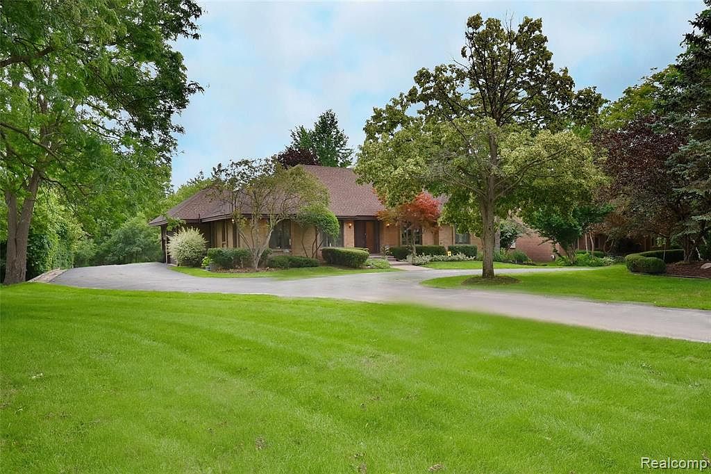 5585 Wing Lake Rd, Bloomfield Hills, MI 48301 Zillow