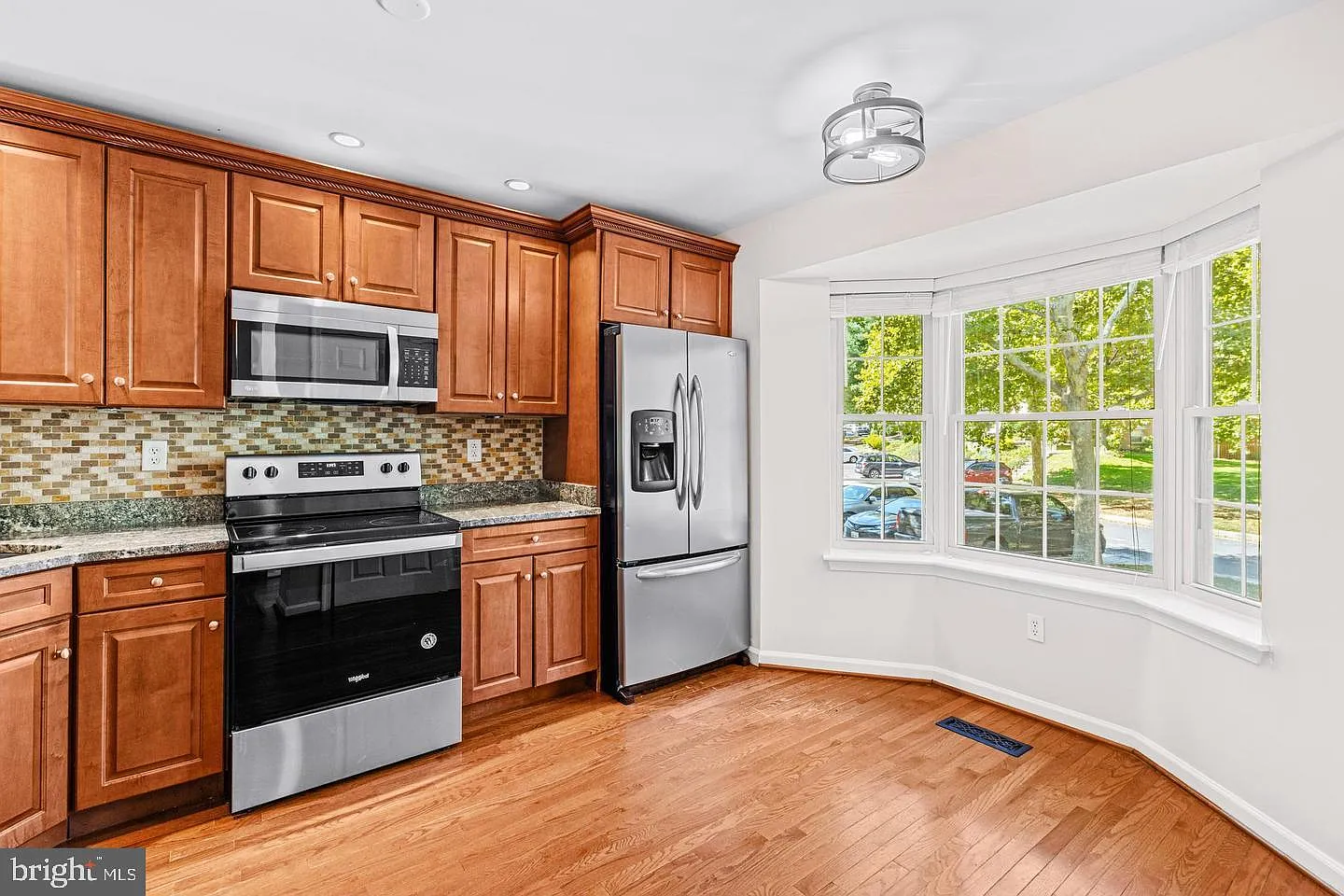 3 bed, 2.5 bath, 2040 sqft, $3,000 — Photo 4